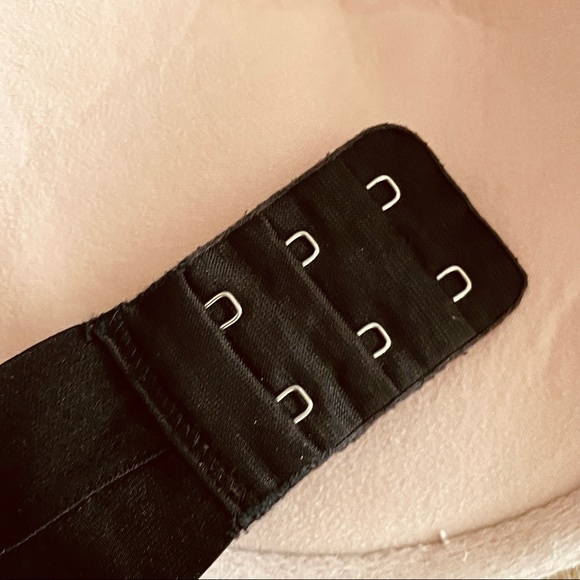 Victoria’s Secret Very Sexy Push-Up 36C lace light Pink/Black bra EUC - Picture 2 of 9